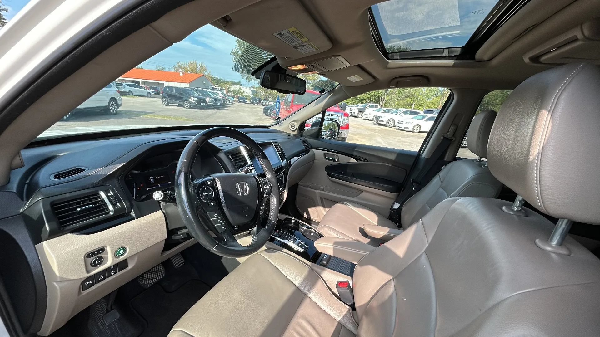 Used 2016 Honda Pilot Touring image 3