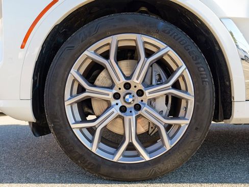 Used 2023 BMW X7 xDrive40i w/ Premium Package image 15