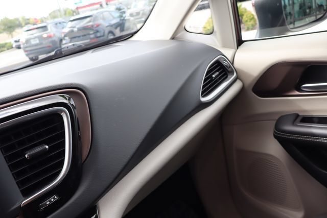 Used 2023 Chrysler Voyager LX FWD image 31