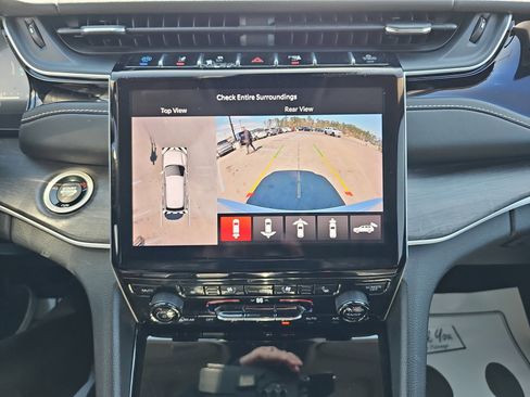 Used 2022 Jeep Grand Cherokee Limited 4xe w/ Luxury Tech Group II image 24