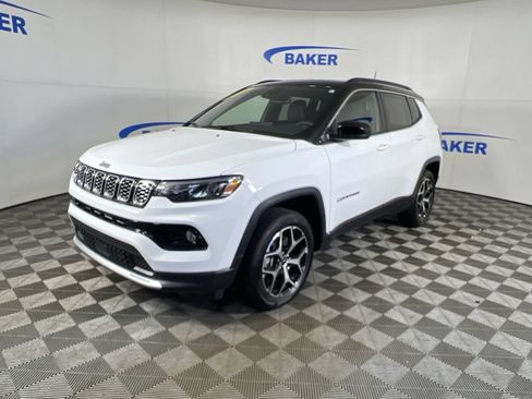 Used 2025 Jeep Compass Limited w/ Sun & Sound Group AWD/4WD image 5