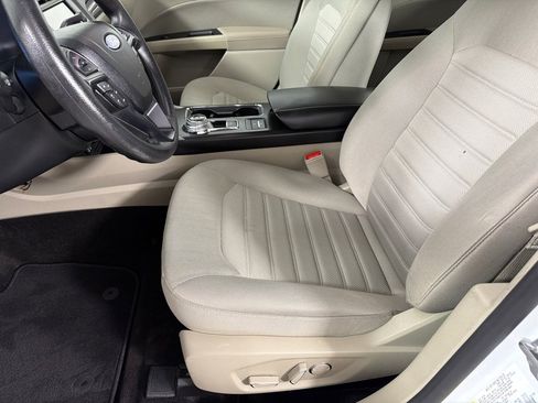 Used 2020 Ford Fusion SE FWD image 10