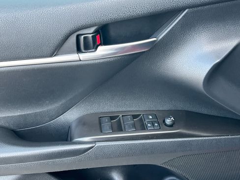 Used 2022 Toyota Camry LE image 12