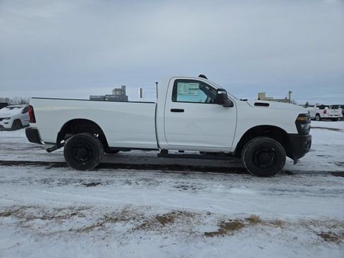 Used 2025 RAM 2500 Tradesman AWD/4WD image 1