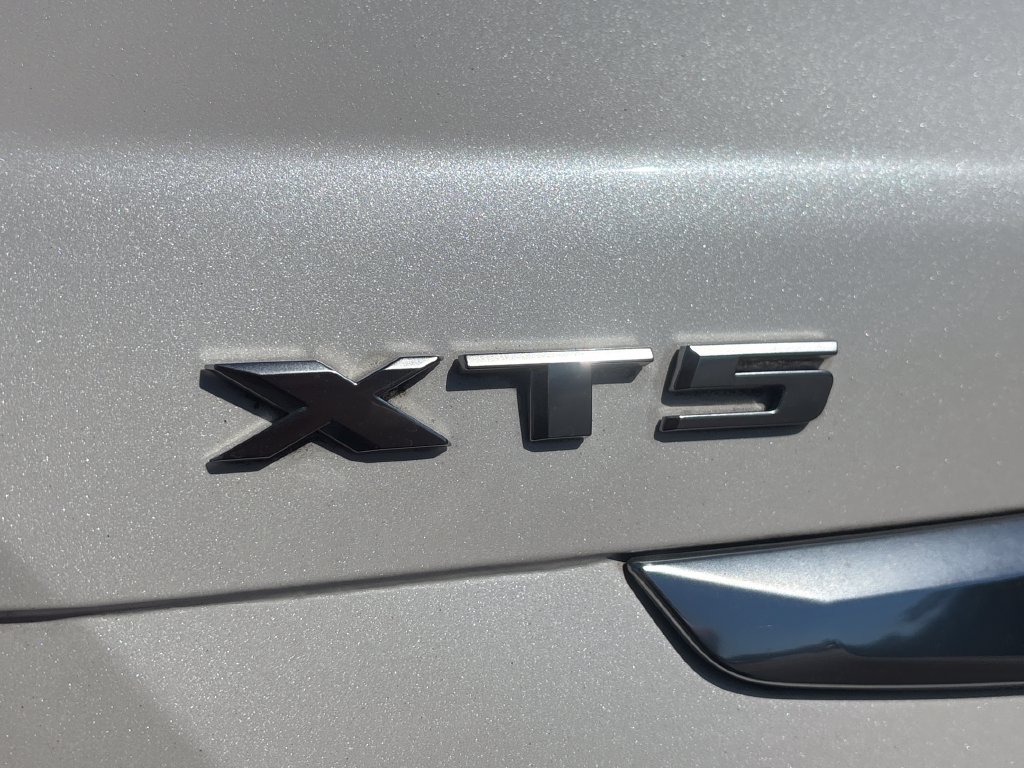 Used 2017 Cadillac XT5 Luxury w/ LPO, Wheel Lock Package FWD image 14