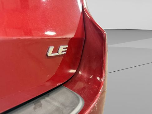 Used 2015 Toyota Sienna LE FWD image 40