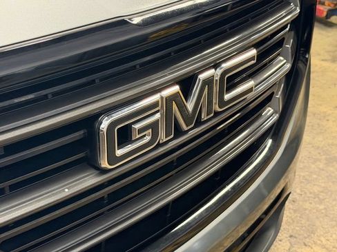 Used 2020 GMC Terrain SLE w/ Driver Convenience Package FWD image 4