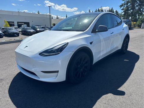 Used 2023 Tesla Model Y Long Range AWD/4WD image 3