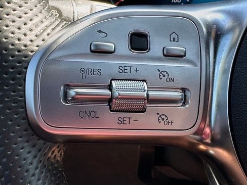 Used 2023 Mercedes-Benz GLC 300 4MATIC Coupe image 27