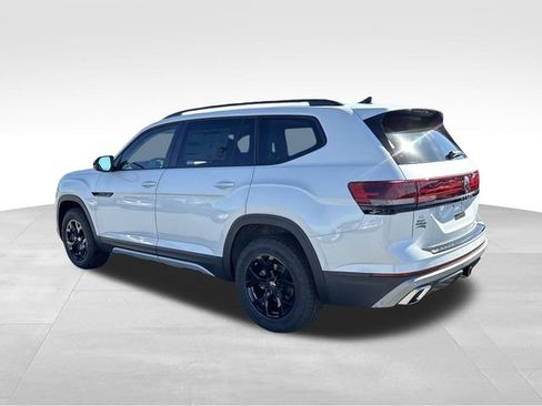 New 2026 Volkswagen Atlas Peak Edition AWD/4WD image 3