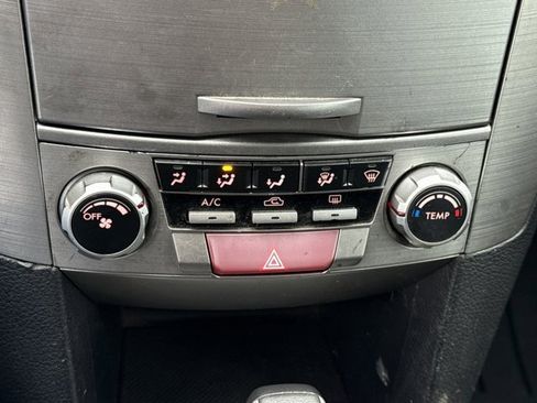 Used 2010 Subaru Outback 2.5i Premium image 23