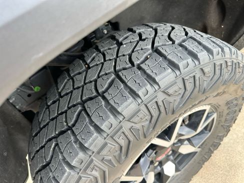 Used 2023 GMC Canyon AT4X image 4