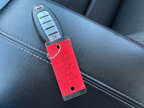 Used 2024 Nissan Altima 2.5 SV image 41