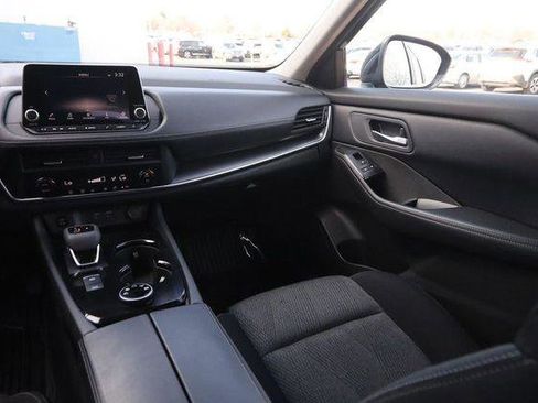 Used 2025 Nissan Rogue SV image 25