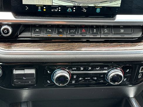 Used 2022 GMC Sierra 1500 Elevation w/ Elevation Premium Package image 27