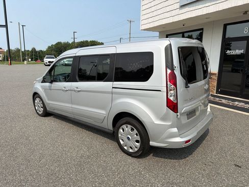 Used 2022 Ford Transit Connect XLT FWD image 7