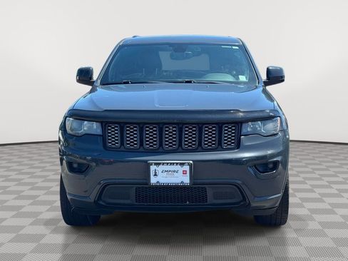 Used 2018 Jeep Grand Cherokee Altitude AWD/4WD image 2
