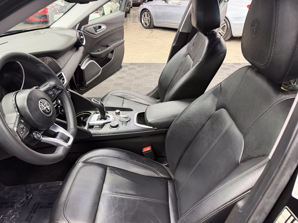 Used 2020 Alfa Romeo Giulia w/ Quick Order Package 22K Sport RWD image 34