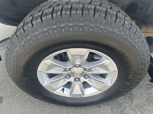 Used 2019 Chevrolet Silverado 1500 LT w/ All-Star Edition AWD/4WD image 32