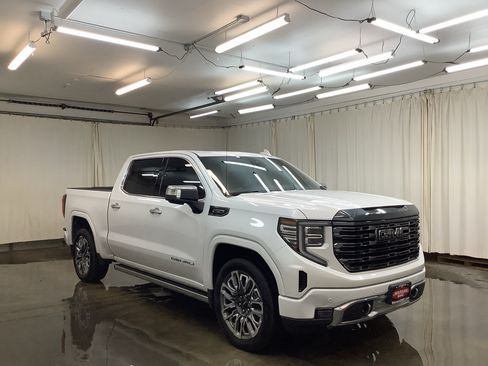 Used 2024 GMC Sierra 1500 Denali Ultimate AWD/4WD image 3