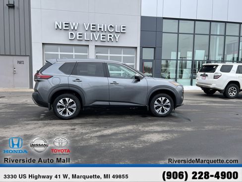 Used 2023 Nissan Rogue SV image 10