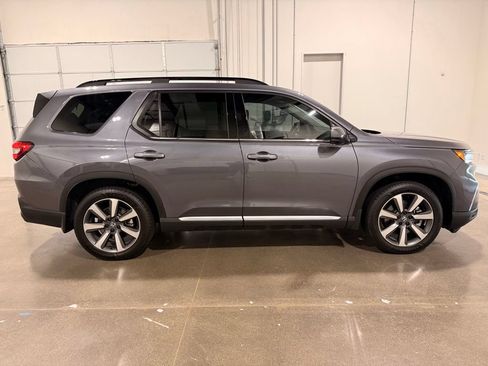 Used 2025 Honda Pilot Elite image 4