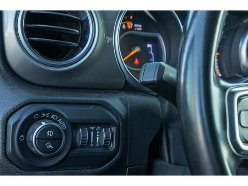 Used 2020 Jeep Gladiator Overland w/ Trailer Tow Package image 20