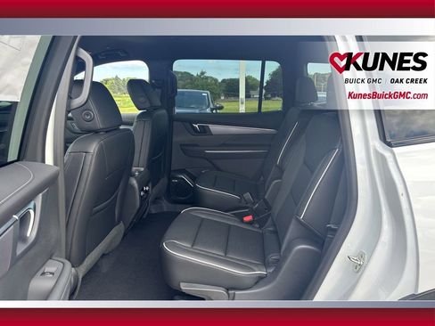 New 2026 Buick Enclave Sport Touring w/ LPO, Floor Liner Package image 22