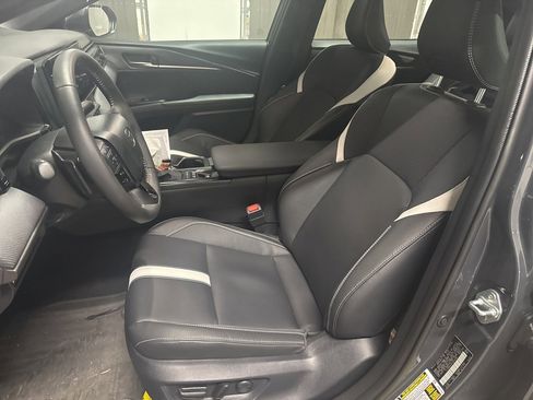 Used 2026 Toyota Camry SE w/ Multimedia Upgrade Package image 7