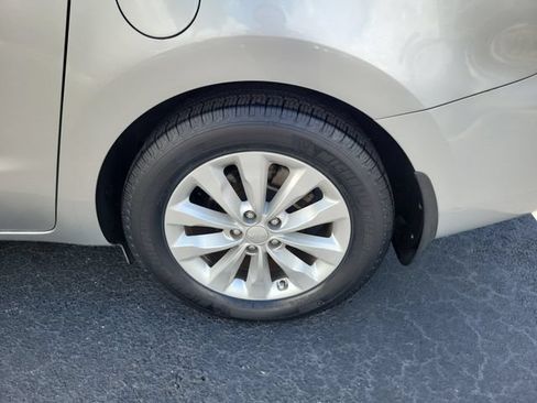 Used 2015 Kia Sedona EX w/ EX Premium Plus Package FWD image 6