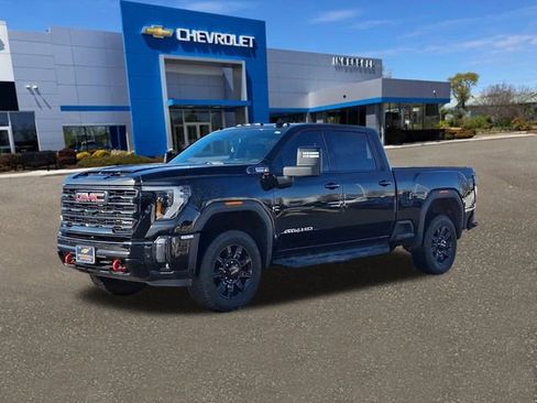 Used 2024 GMC Sierra 2500 AT4 w/ AT4 Preferred Package image 4