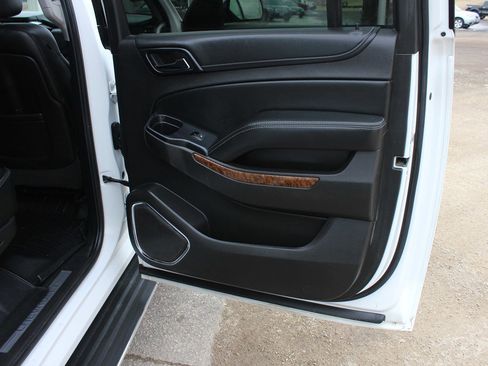 Used 2016 Chevrolet Suburban LTZ image 37