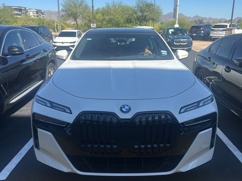 Used 2023 BMW 740i image 1