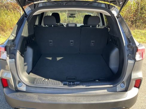 Used 2022 Ford Escape SE w/ SE Sport Appearance Package image 20