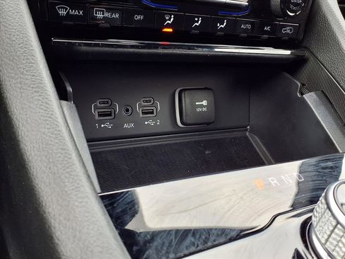 Used 2025 Jeep Grand Cherokee L Altitude image 41