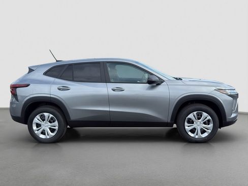 New 2026 Chevrolet Trax LS w/ Driver Confidence Package FWD image 7