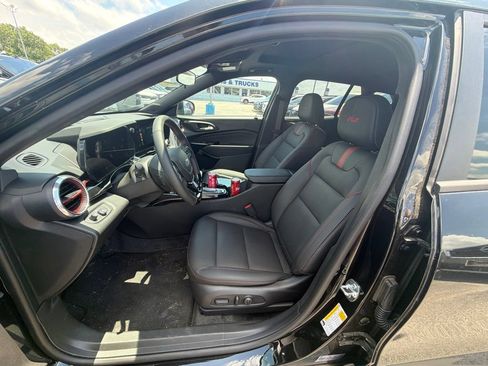 Used 2026 Chevrolet Trax RS w/ Sunroof Package FWD image 6