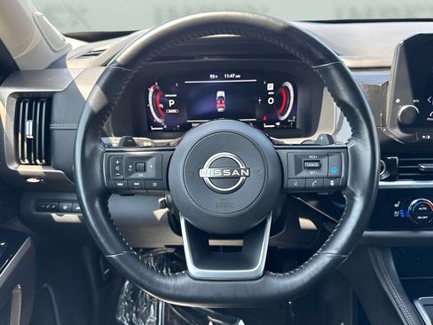 Used 2023 Nissan Pathfinder Platinum AWD/4WD image 16