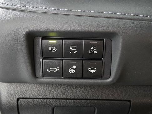 Used 2021 Toyota Highlander Platinum image 38