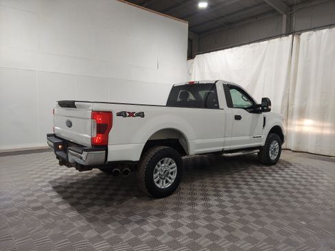 Used 2019 Ford F250 XLT w/ Camper Package AWD/4WD image 3