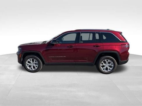 Used 2023 Jeep Grand Cherokee Limited AWD/4WD image 6