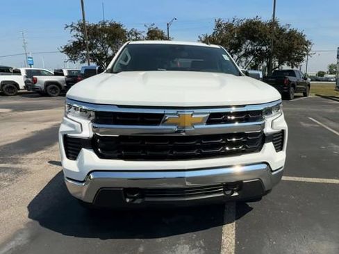 Used 2024 Chevrolet Silverado 1500 LT AWD/4WD image 3