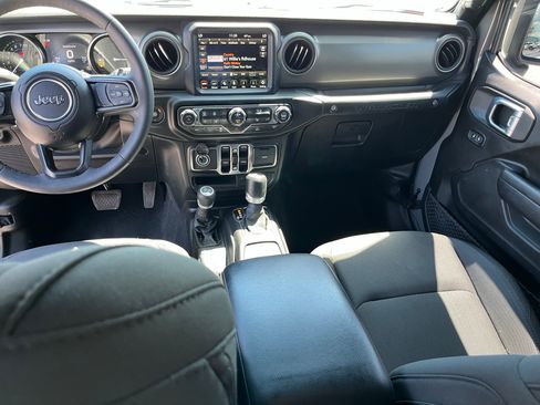 Used 2023 Jeep Wrangler Unlimited w/ Sun & Screen Package AWD/4WD image 21