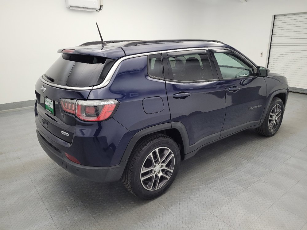 Used 2018 Jeep Compass Latitude w/ Safe & Security Group FWD image 10