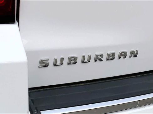 Used 2020 Chevrolet Suburban Premier image 33