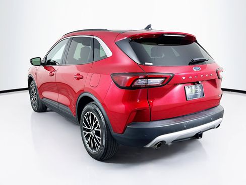 Used 2023 Ford Escape SE w/ Class II Trailer Tow Package image 5