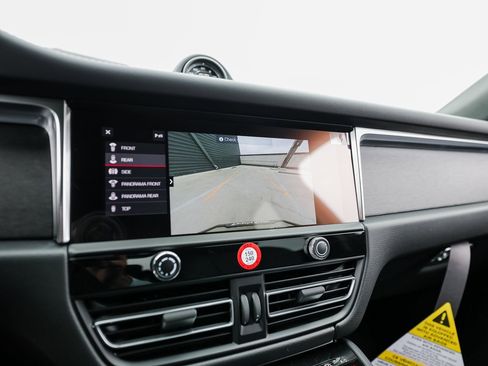 New 2026 Porsche Macan GTS image 19