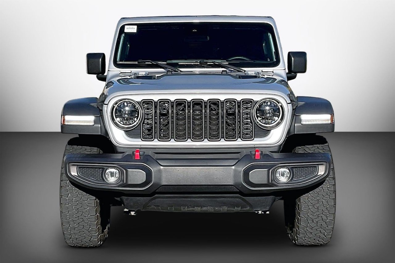 Used 2024 Jeep Wrangler Unlimited Rubicon AWD/4WD image 3