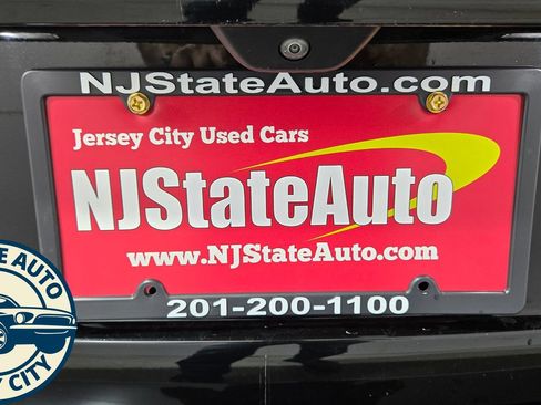 Used 2022 Jeep Grand Cherokee Overland w/ Luxury Tech Group IV AWD/4WD image 34