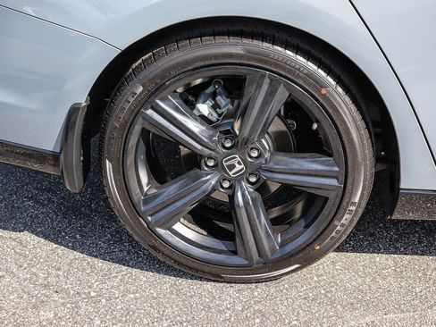 Used 2025 Honda Accord Sport image 8